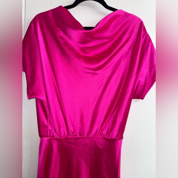 RENEE C. Boat Neck Satin Midi Dress size M - Picture 3 of 9
